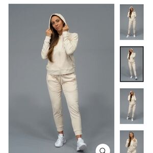 Sydney Cummings royal change fleece jogger SET